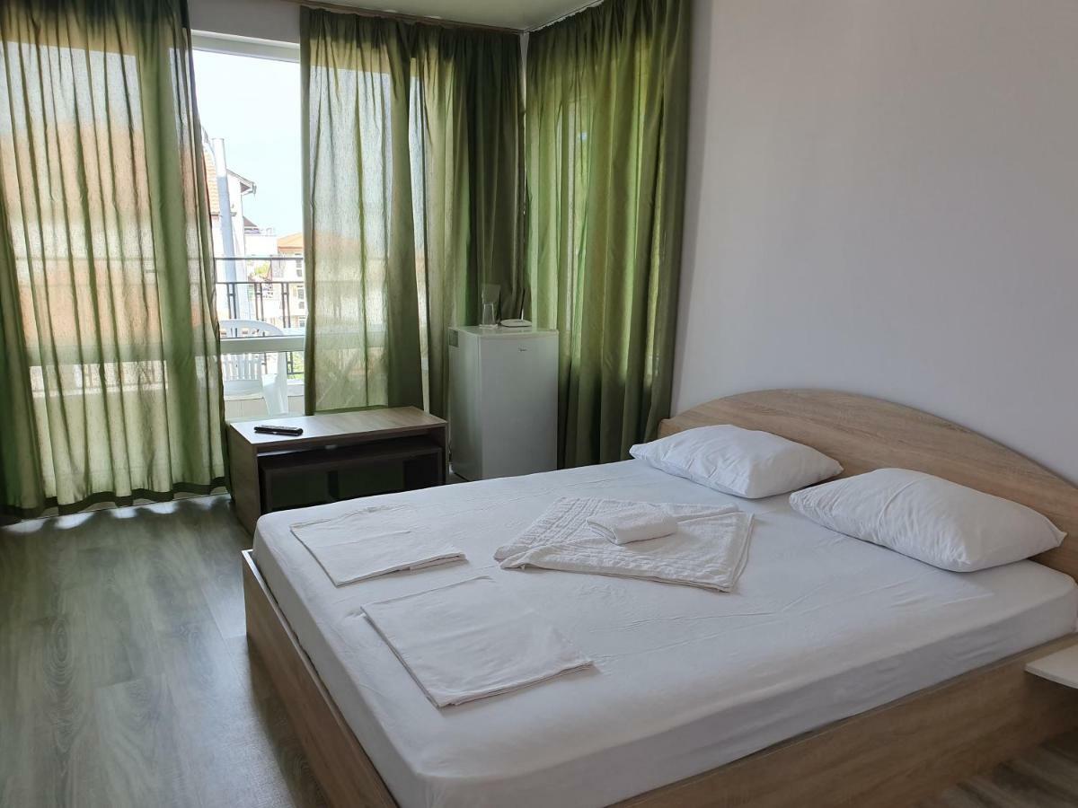 Hotel Family House Manolov Obzor Exterior foto
